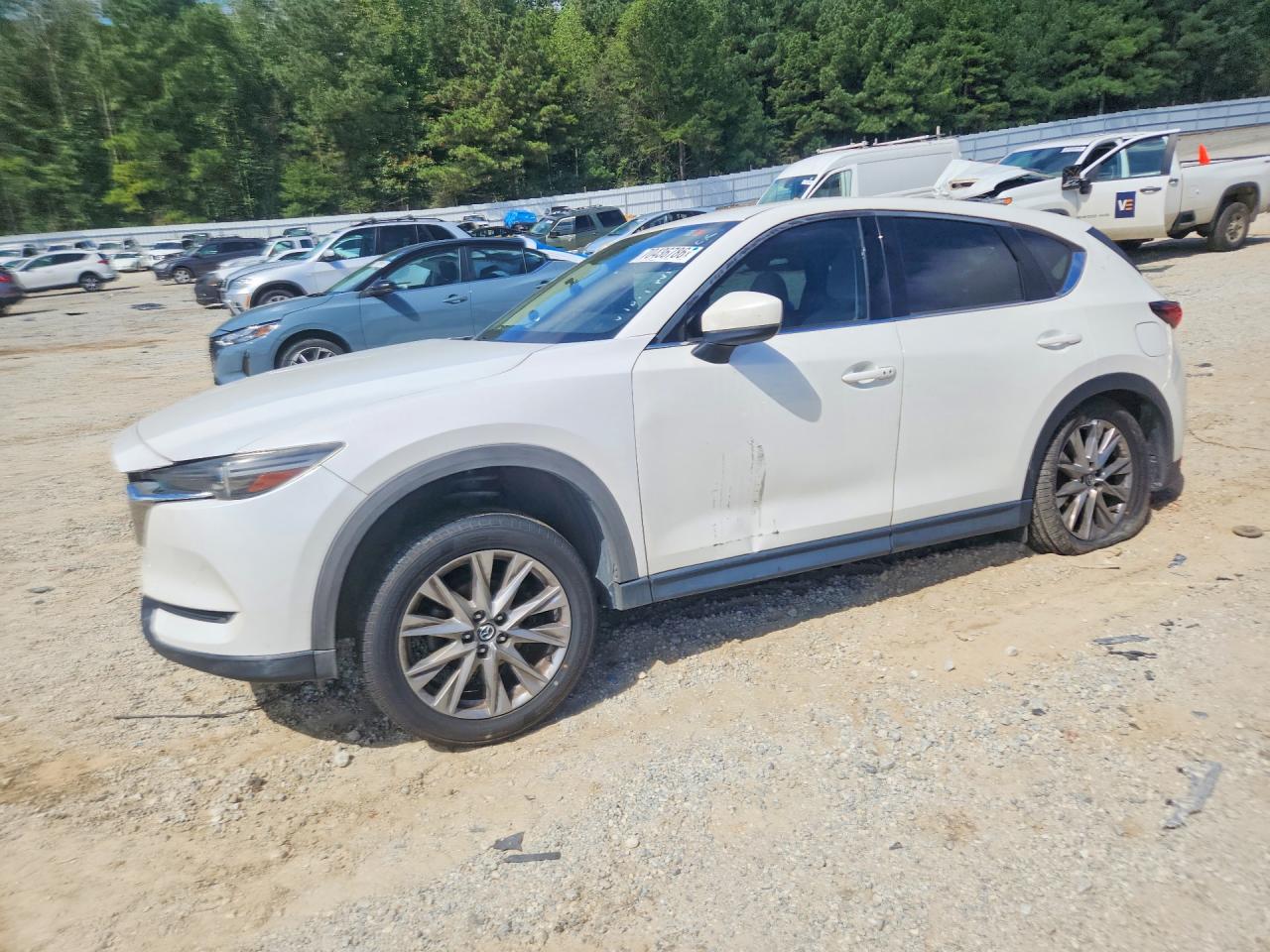 Photo of the 2021 MAZDA CX-5 GRAND TOURING