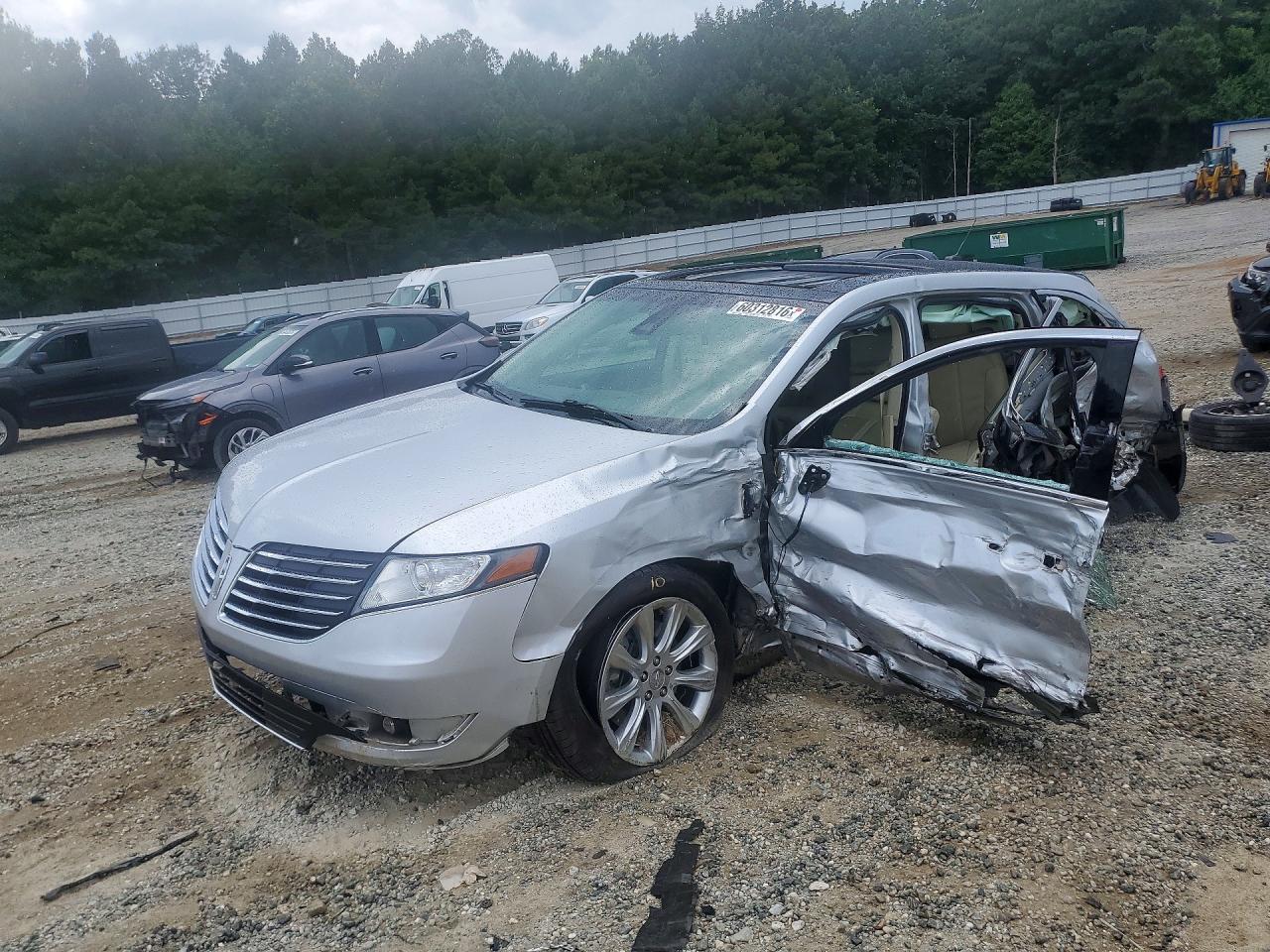 Photo of the 2017 LINCOLN MKT