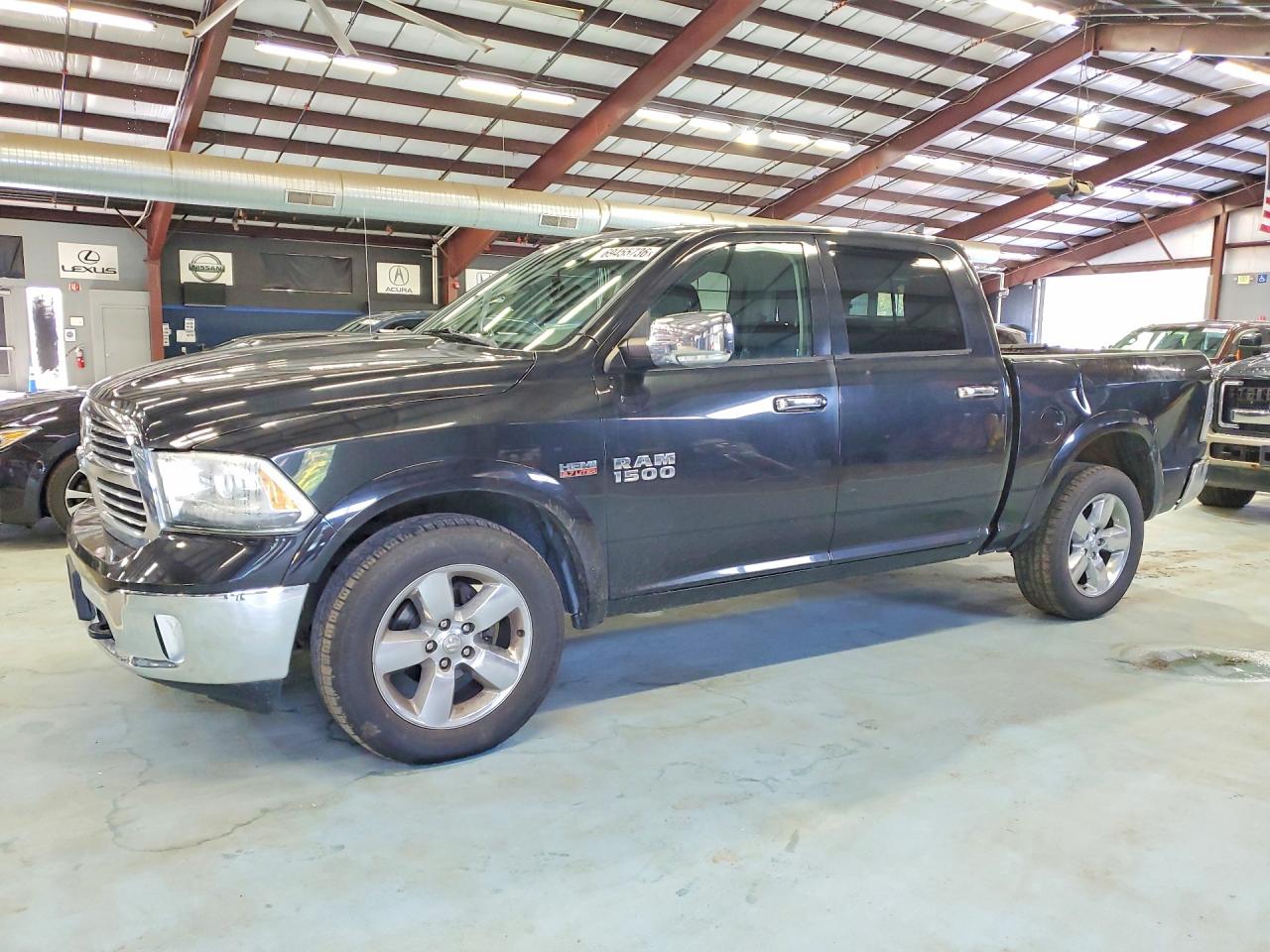 Photo of the 2015 RAM 1500 LARAMIE