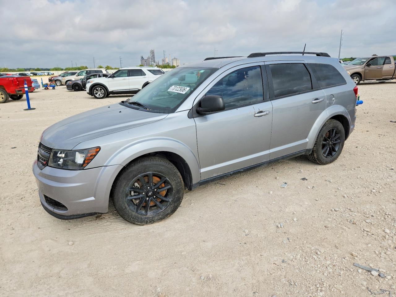 Photo of the 2020 DODGE JOURNEY SE