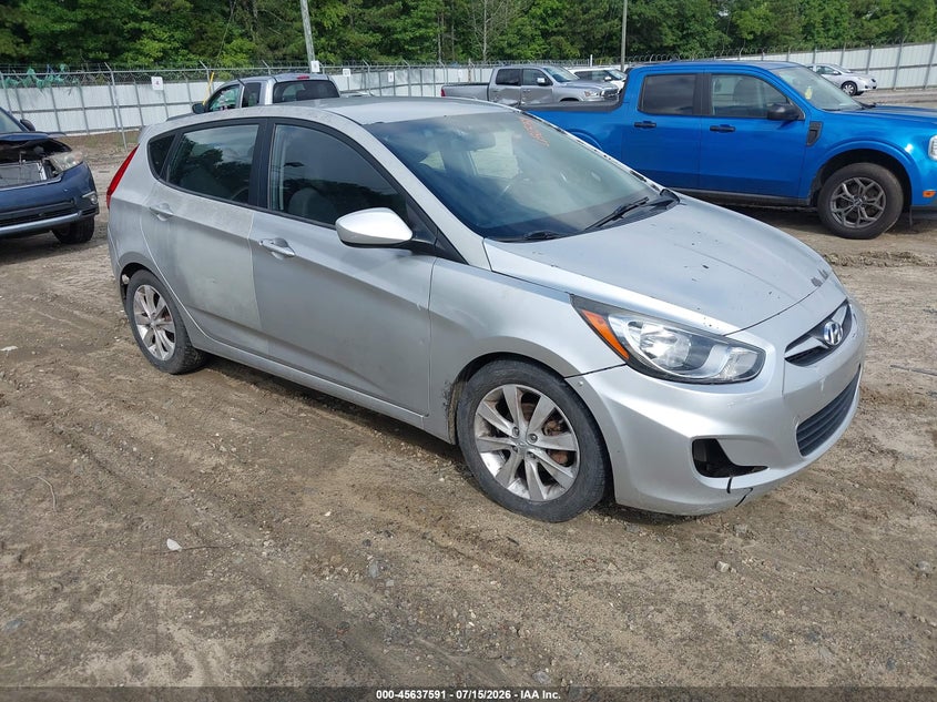 Photo of the 2012 HYUNDAI ACCENT SE