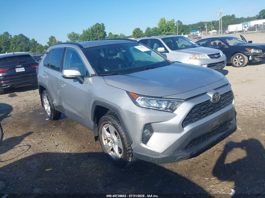 Photo of the 2020 TOYOTA RAV4 XLE