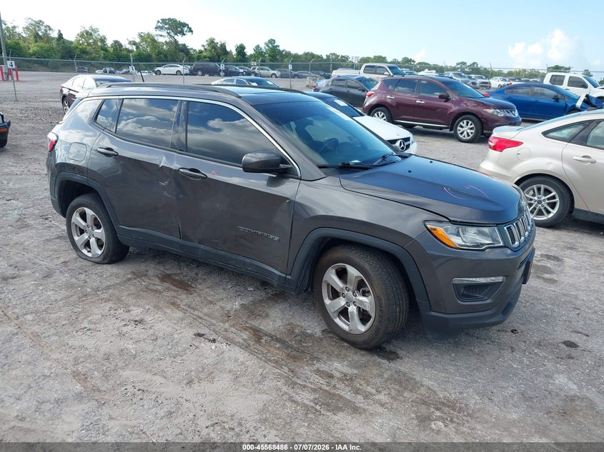 Photo of the 2019 JEEP COMPASS LATITUDE 4X4