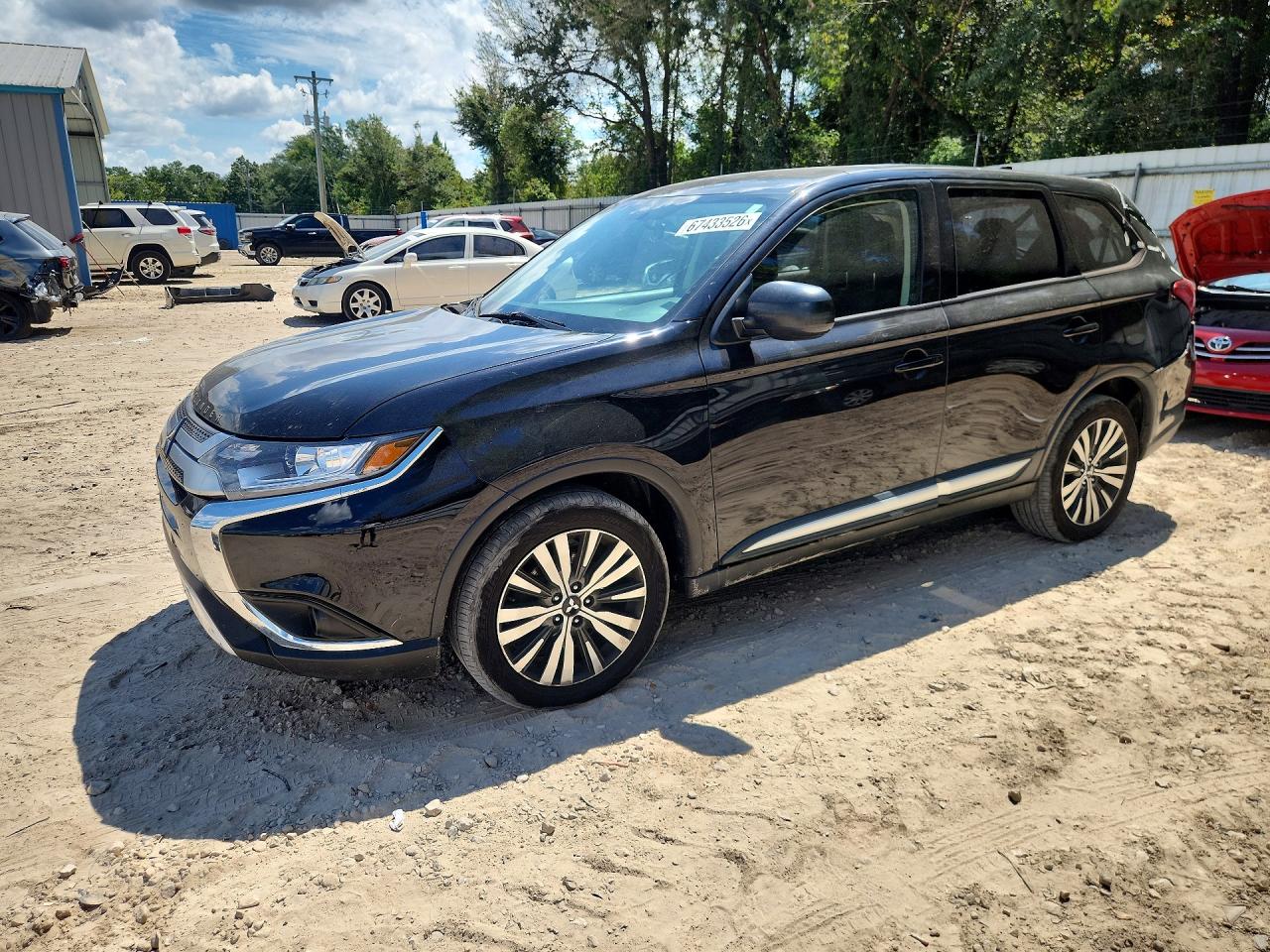 Photo of the 2019 MITSUBISHI OUTLANDER ES