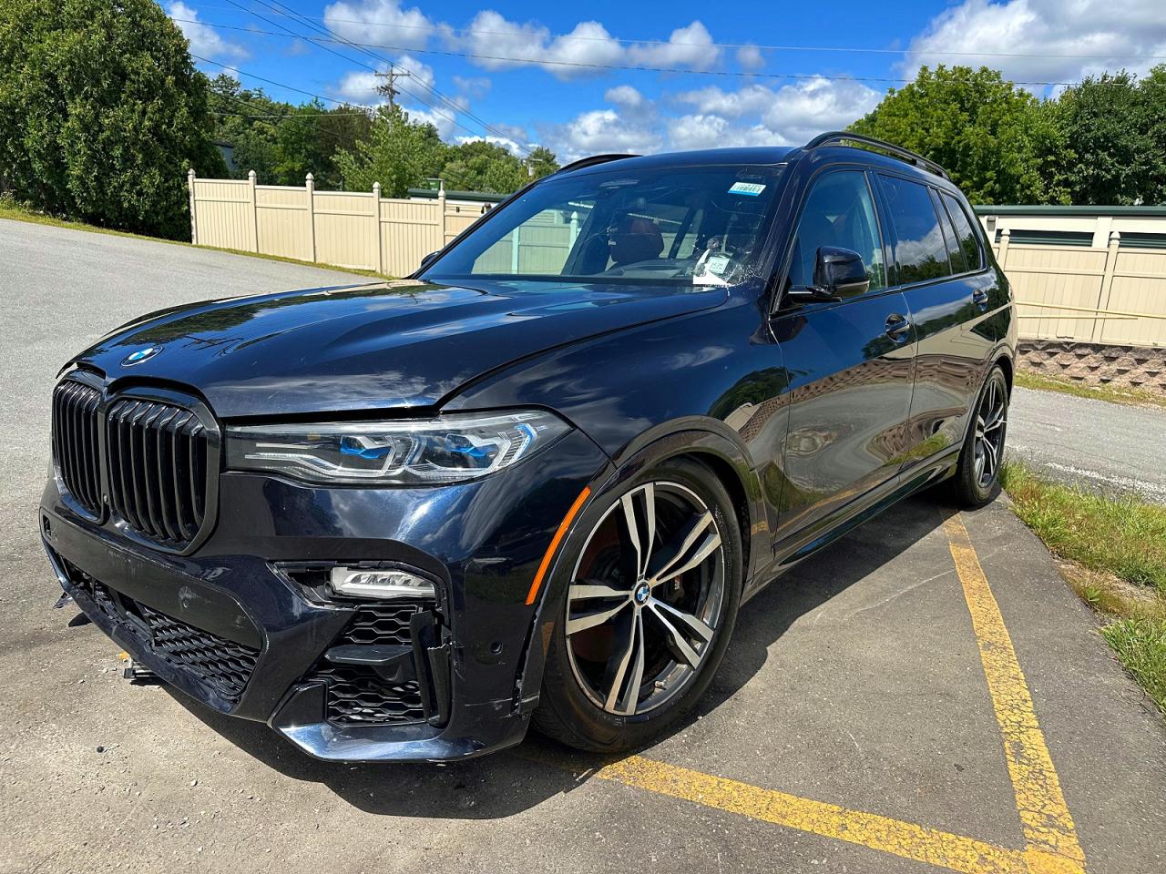 Photo of the 2022 BMW X7 M50I