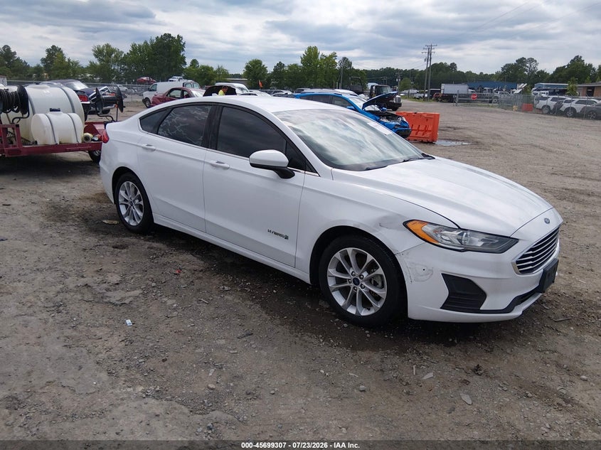 Photo of the 2019 FORD FUSION HYBRID SE