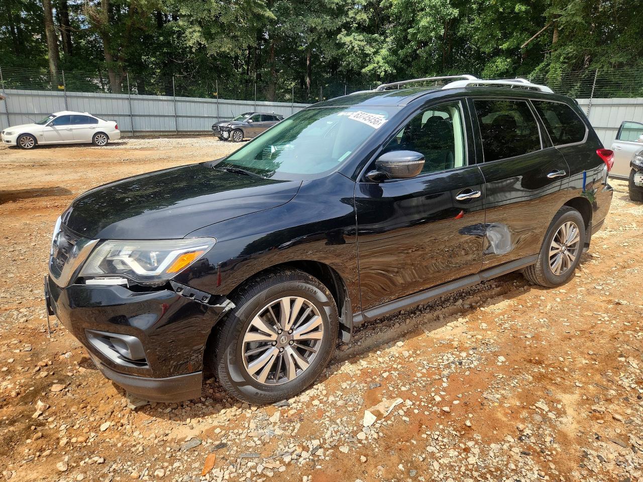 Photo of the 2018 NISSAN PATHFINDER S