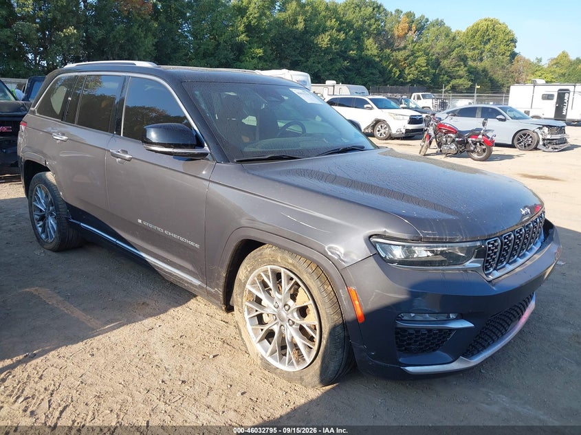 Photo of the 2022 JEEP GRAND CHEROKEE SUMMIT 4X4