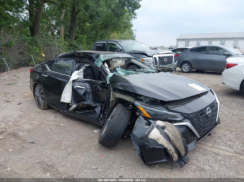 Photo of the 2024 NISSAN ALTIMA SL FWD