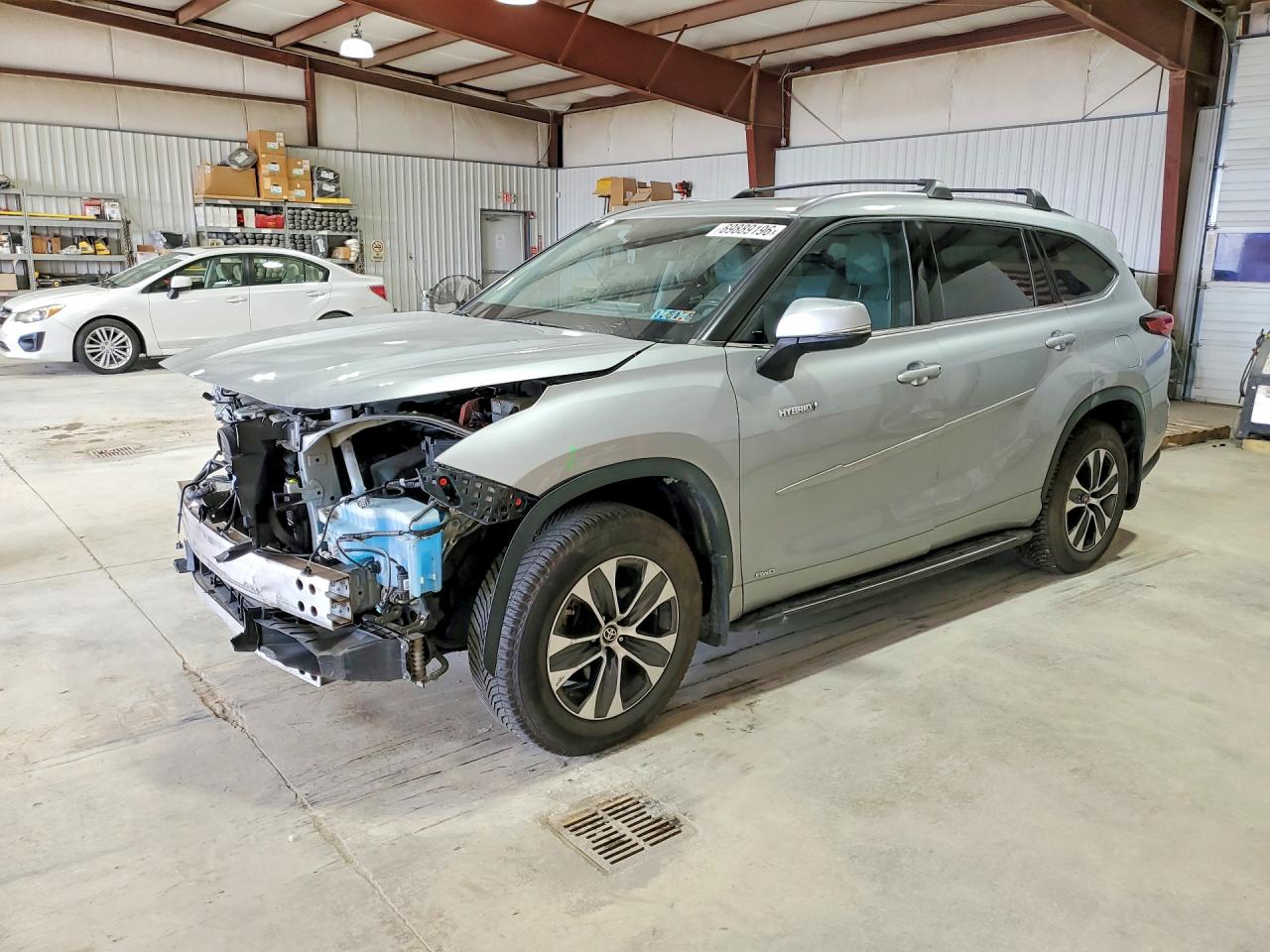 Photo of the 2020 TOYOTA HIGHLANDER HYBRID XLE