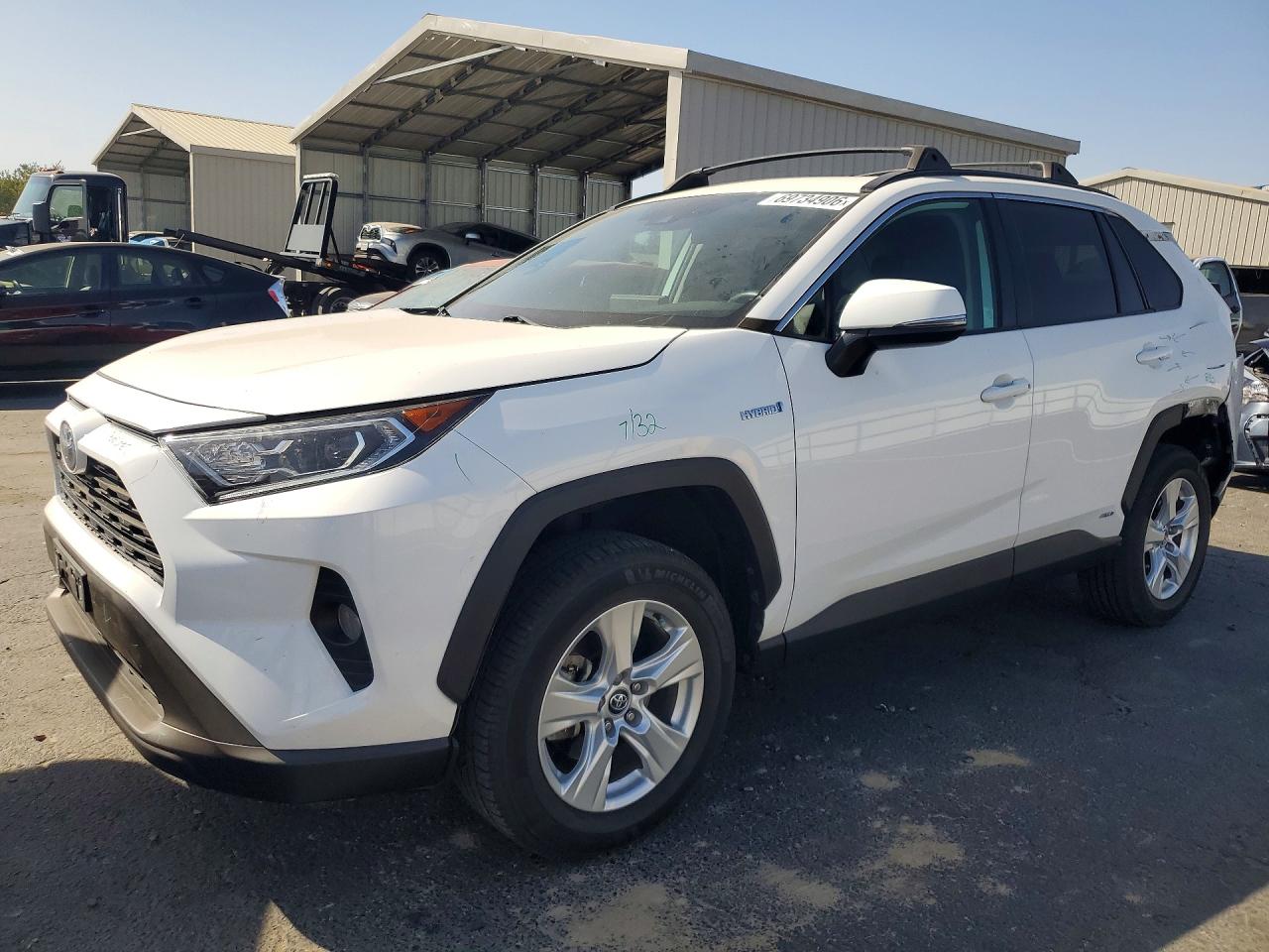Photo of the 2020 TOYOTA RAV4 HYBRID XLE