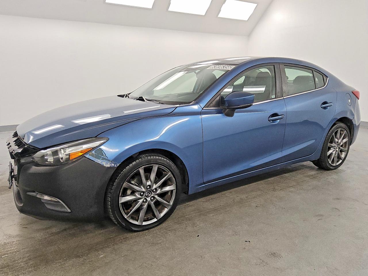 Photo of the 2018 MAZDA 3 TOURING