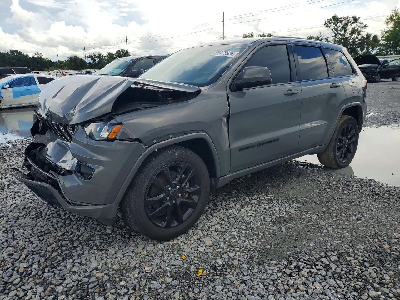 Photo of the 2021 JEEP GRAND CHEROKEE LAREDO