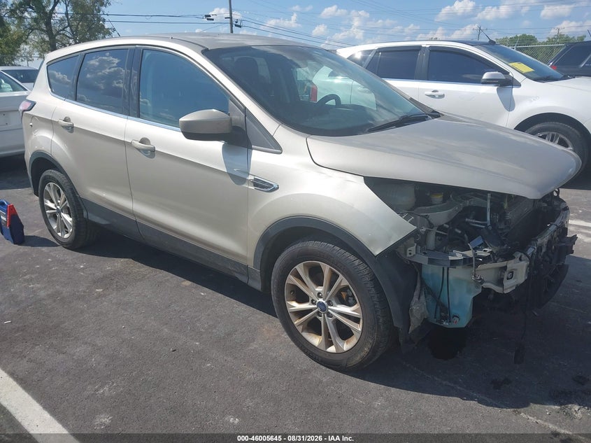 Photo of the 2017 FORD ESCAPE SE