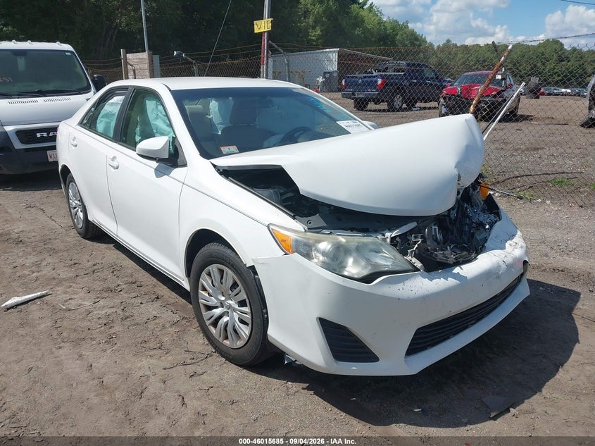 Photo of the 2014 TOYOTA CAMRY LE